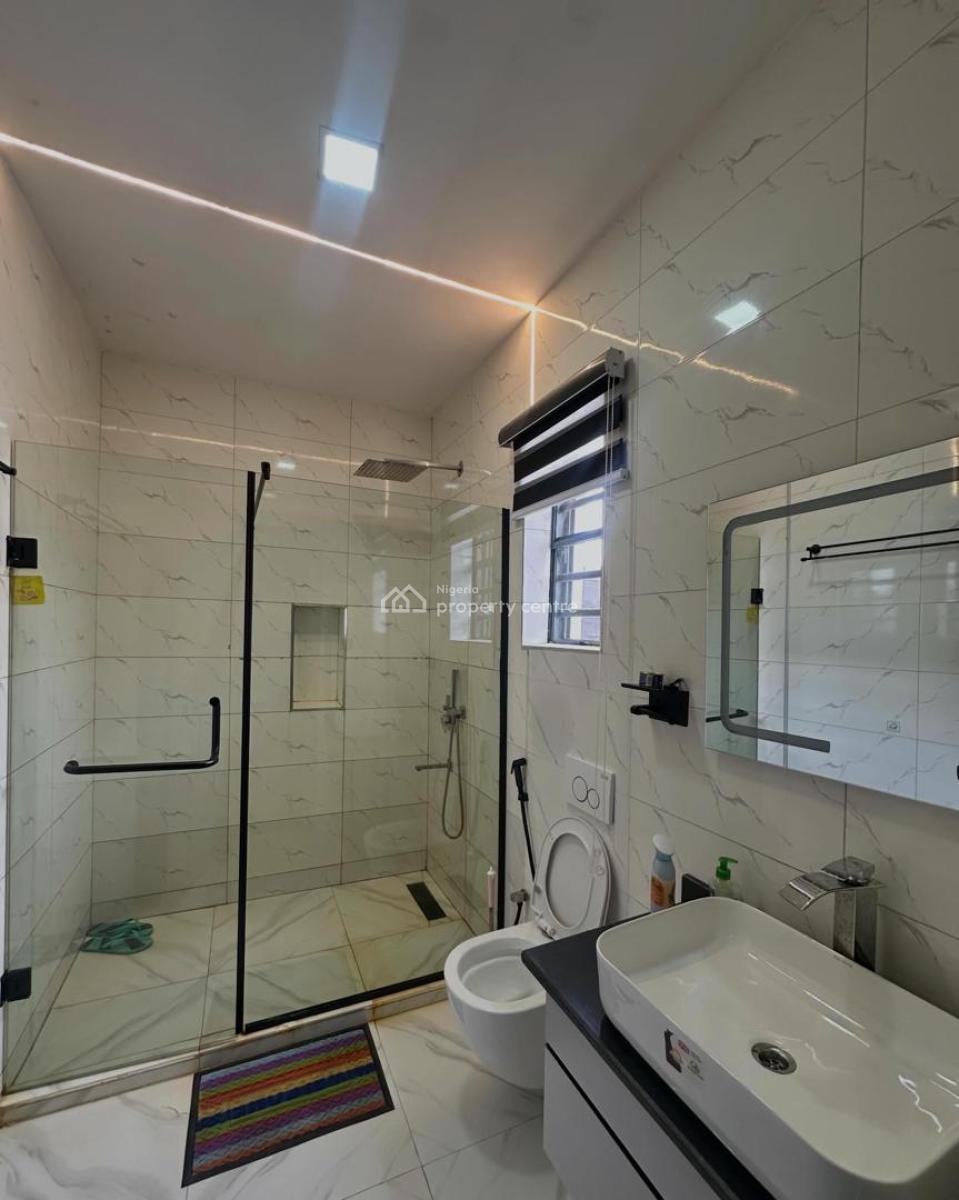 Semi Furnished 2 Bedroom Apartment Available, Lekki Phase 1, Lekki, Lagos, Flat / Apartment for Rent