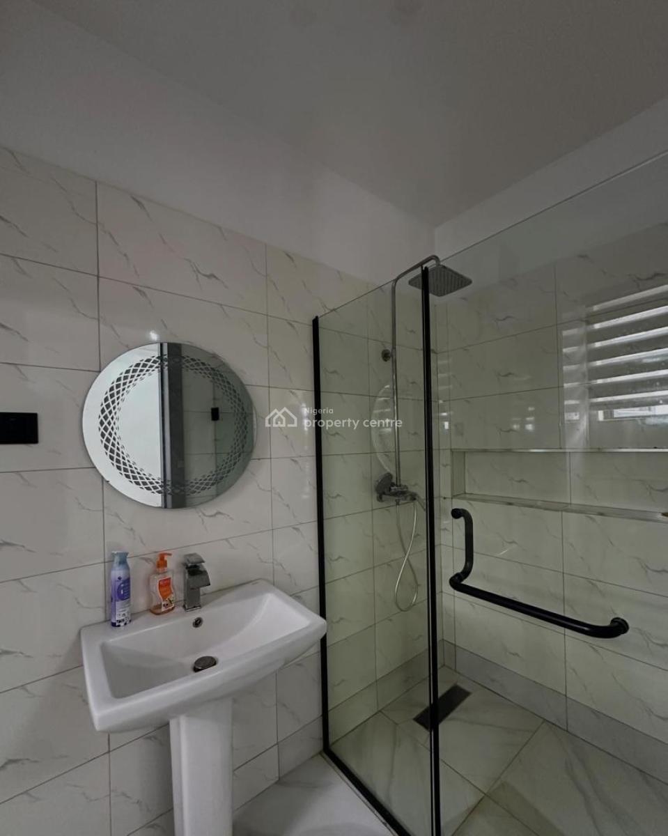 Semi Furnished 2 Bedroom Apartment Available, Lekki Phase 1, Lekki, Lagos, Flat / Apartment for Rent