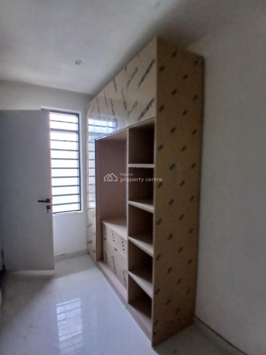 Serviced with 24/7 Power Supply 2 Bedroom En-suite Flat with an Open F, Ikate, Lekki, Lagos, Flat / Apartment for Rent