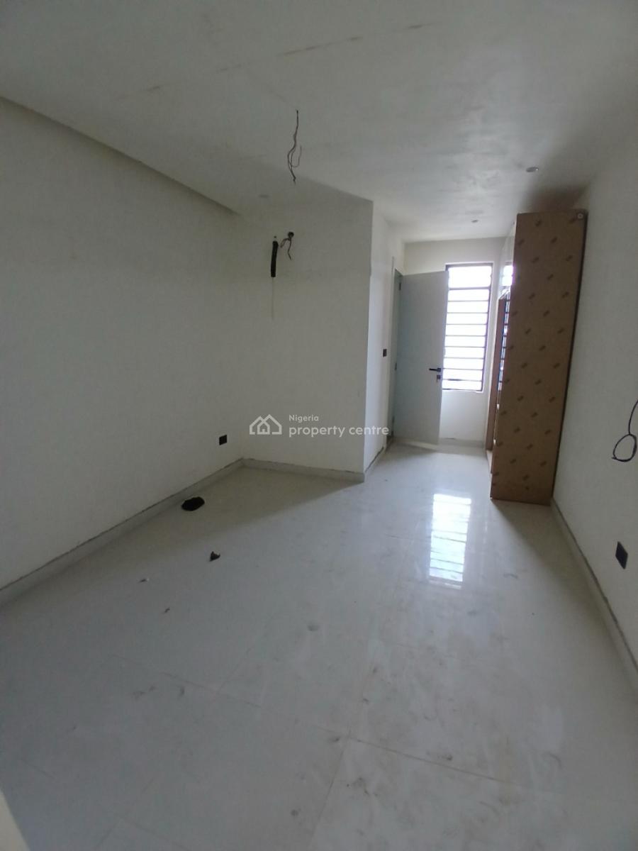 Serviced with 24/7 Power Supply 2 Bedroom En-suite Flat with an Open F, Ikate, Lekki, Lagos, Flat / Apartment for Sale
