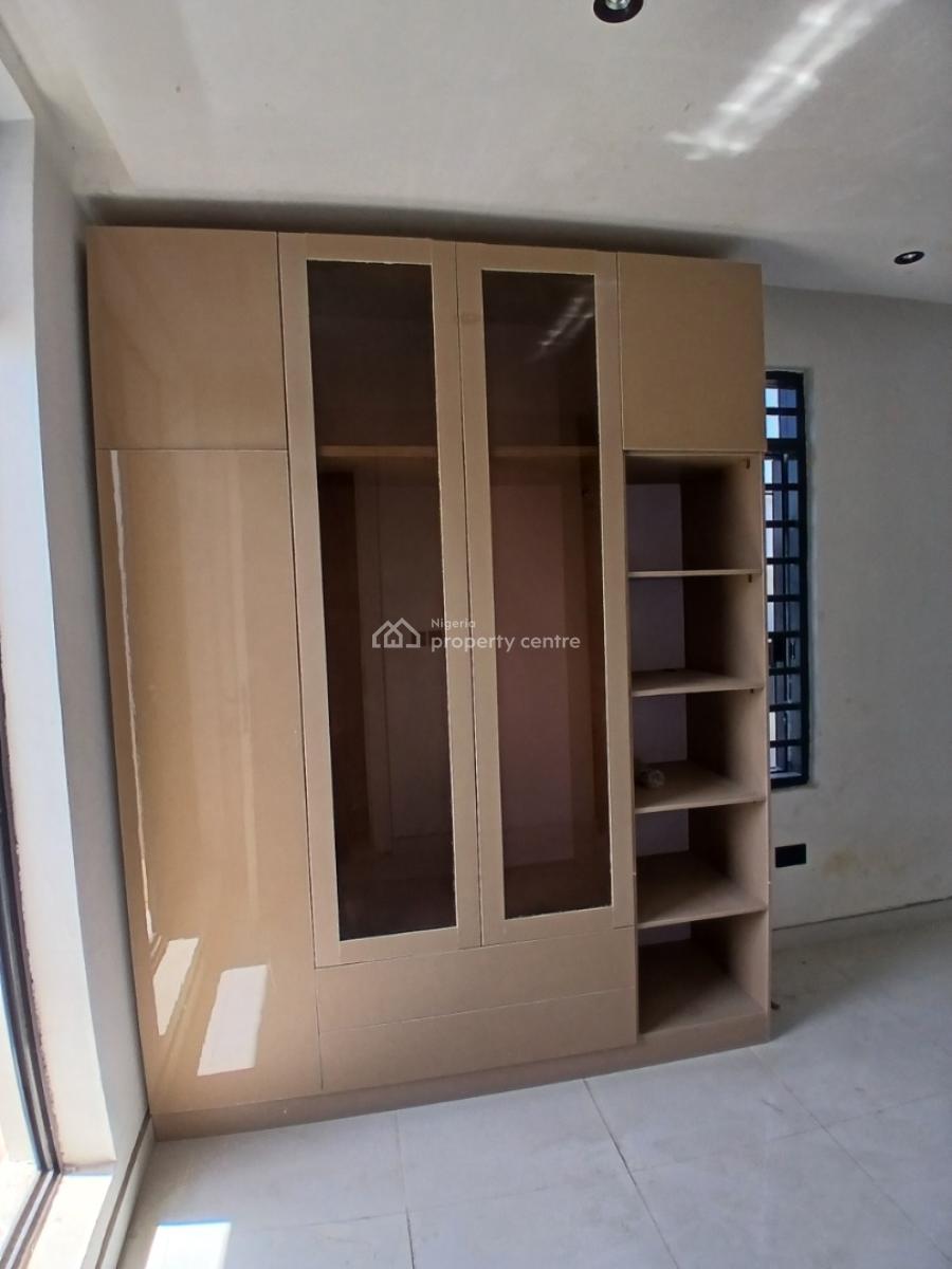 Serviced with 24/7 Power Supply 2 Bedroom En-suite Flat with an Open F, Ikate, Lekki, Lagos, Flat / Apartment for Sale