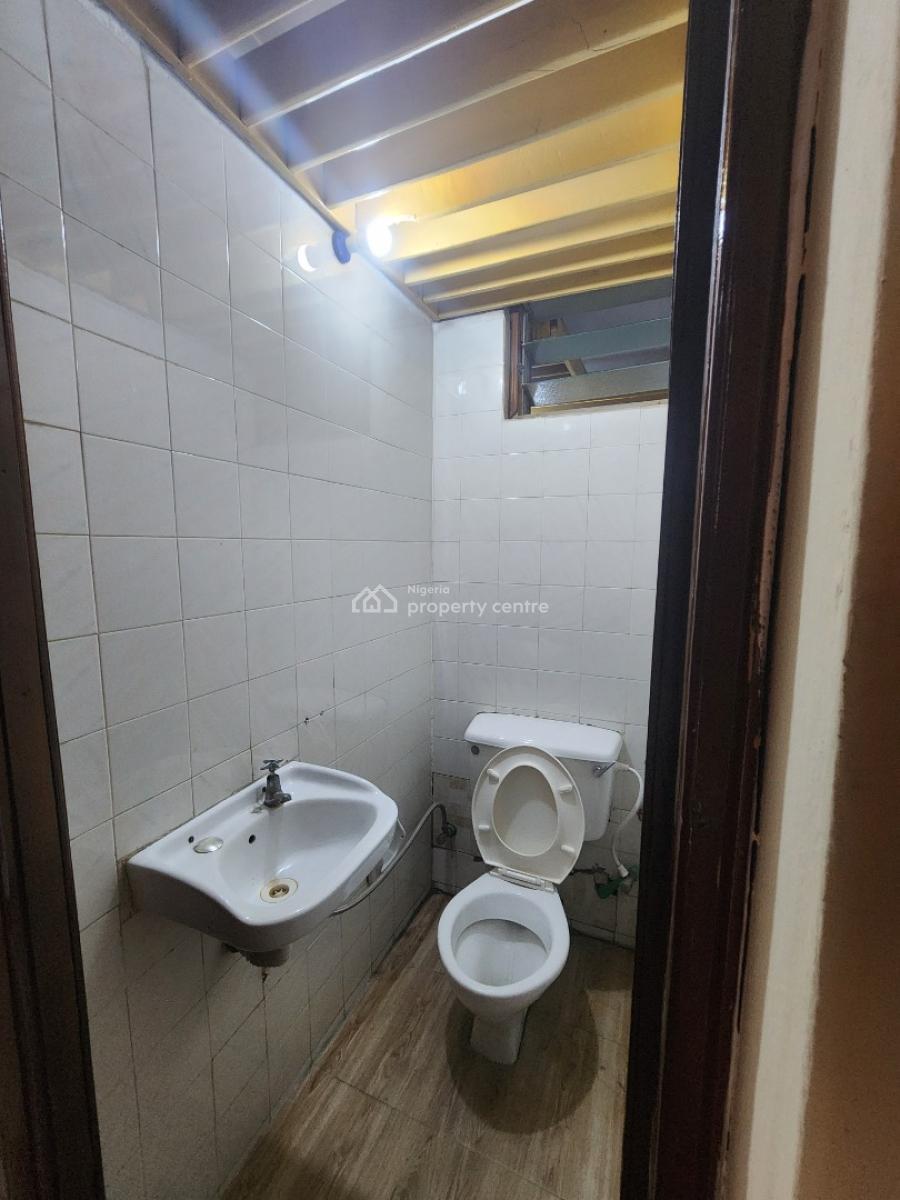 Luxury 3 Bedroom Flat Available in a Calm Area, Alagomeji, Alagomeji, Yaba, Lagos, Flat / Apartment for Rent