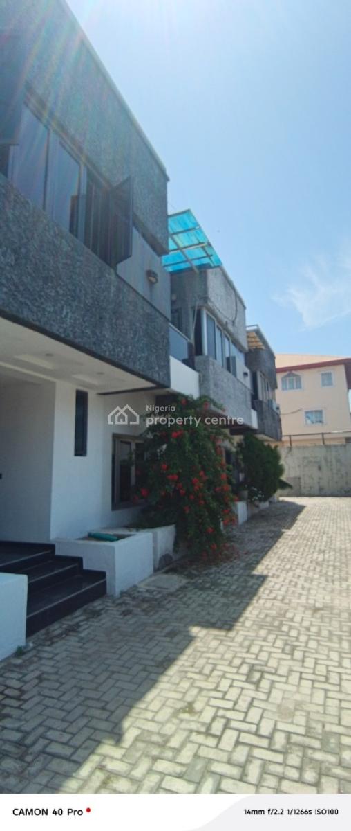 4bedroom Duplex in Lekki Right, By Maruwa Bus Stop, Lekki, Lagos, Terraced Duplex for Rent