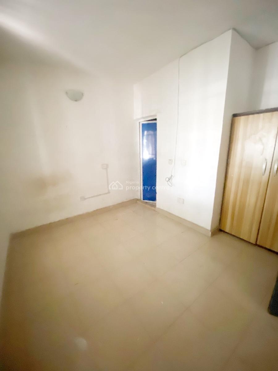 a Well Maintained Spacious 3 Bedroom Flat, Gra Phase 1, Magodo, Lagos, Flat / Apartment for Rent