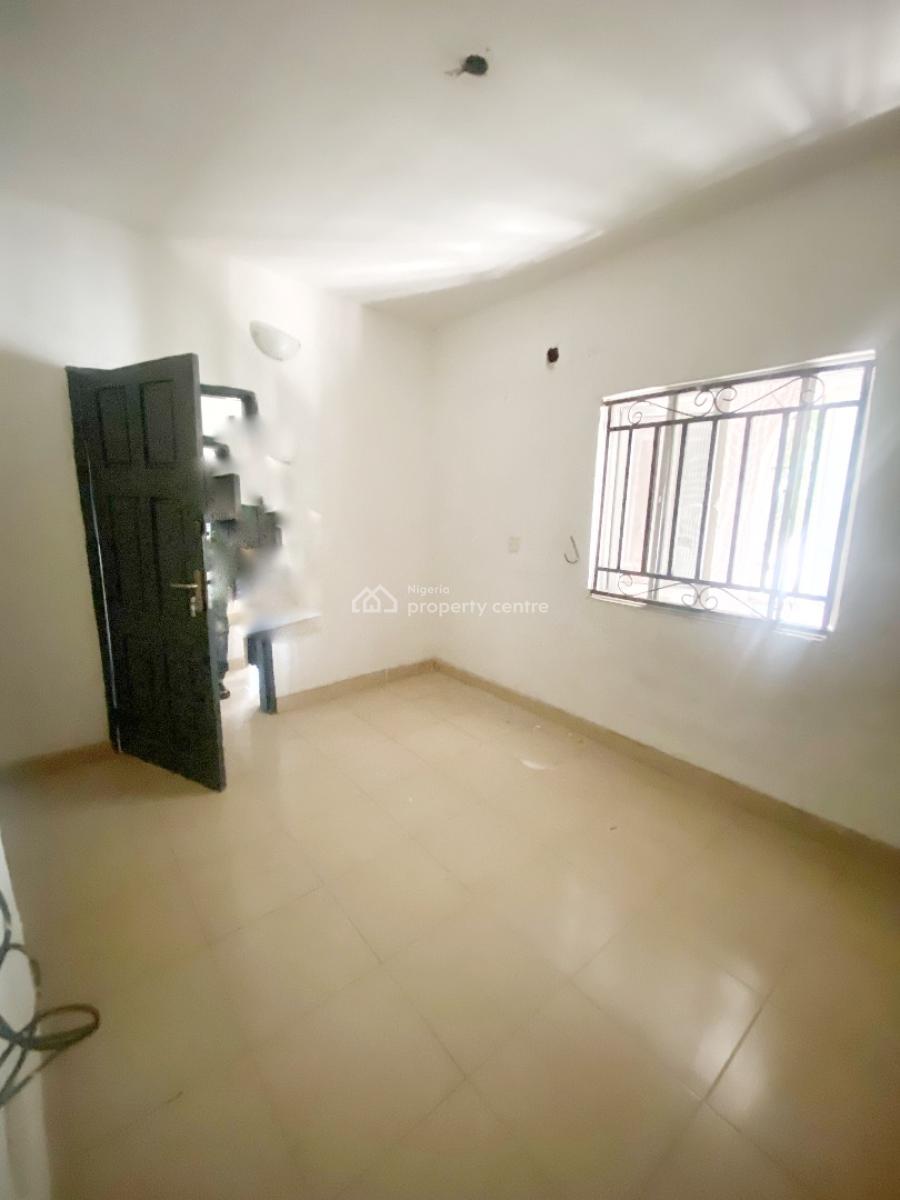 a Well Maintained Spacious 3 Bedroom Flat, Gra Phase 1, Magodo, Lagos, Flat / Apartment for Rent