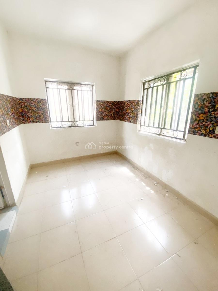 a Well Maintained Spacious 3 Bedroom Flat, Gra Phase 1, Magodo, Lagos, Flat / Apartment for Rent