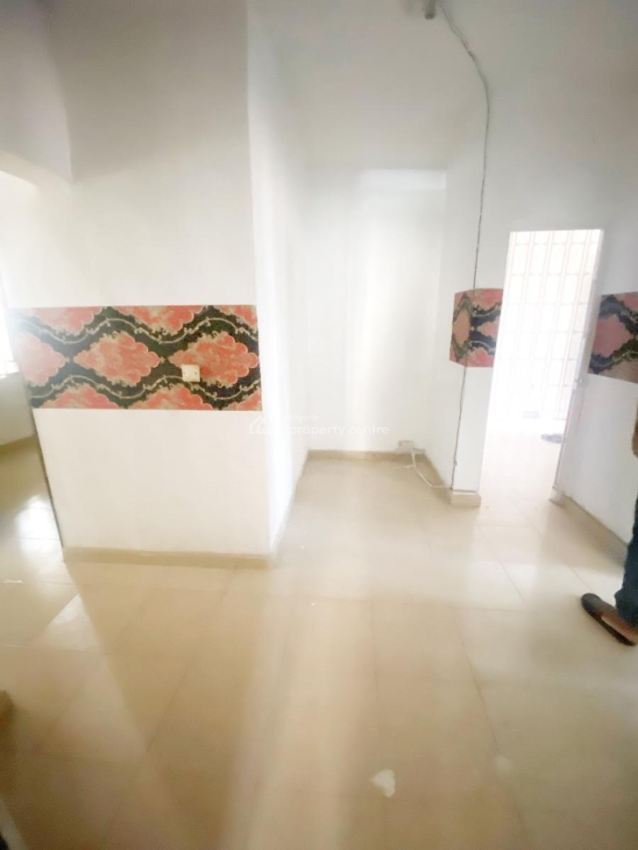 a Well Maintained Spacious 3 Bedroom Flat, Gra Phase 1, Magodo, Lagos, Flat / Apartment for Rent