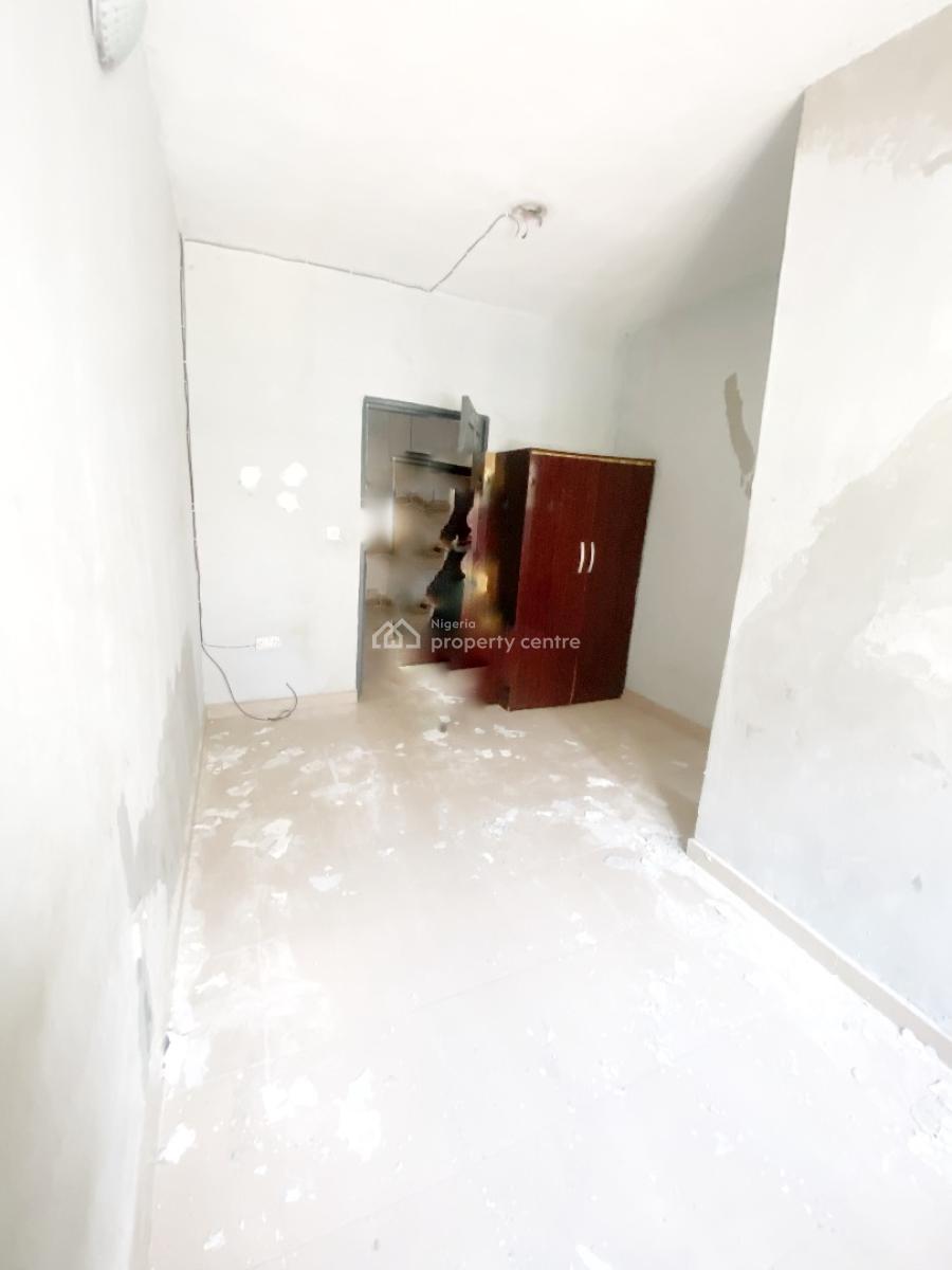 a Well Maintained Spacious 3 Bedroom Flat, Gra Phase 1, Magodo, Lagos, Flat / Apartment for Rent