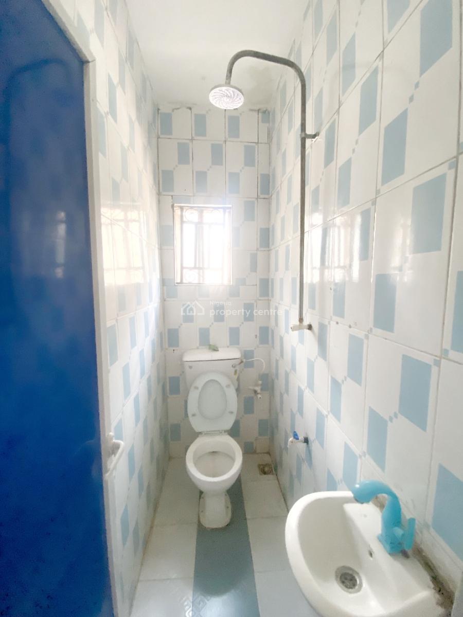 a Well Maintained Spacious 3 Bedroom Flat, Gra Phase 1, Magodo, Lagos, Flat / Apartment for Rent