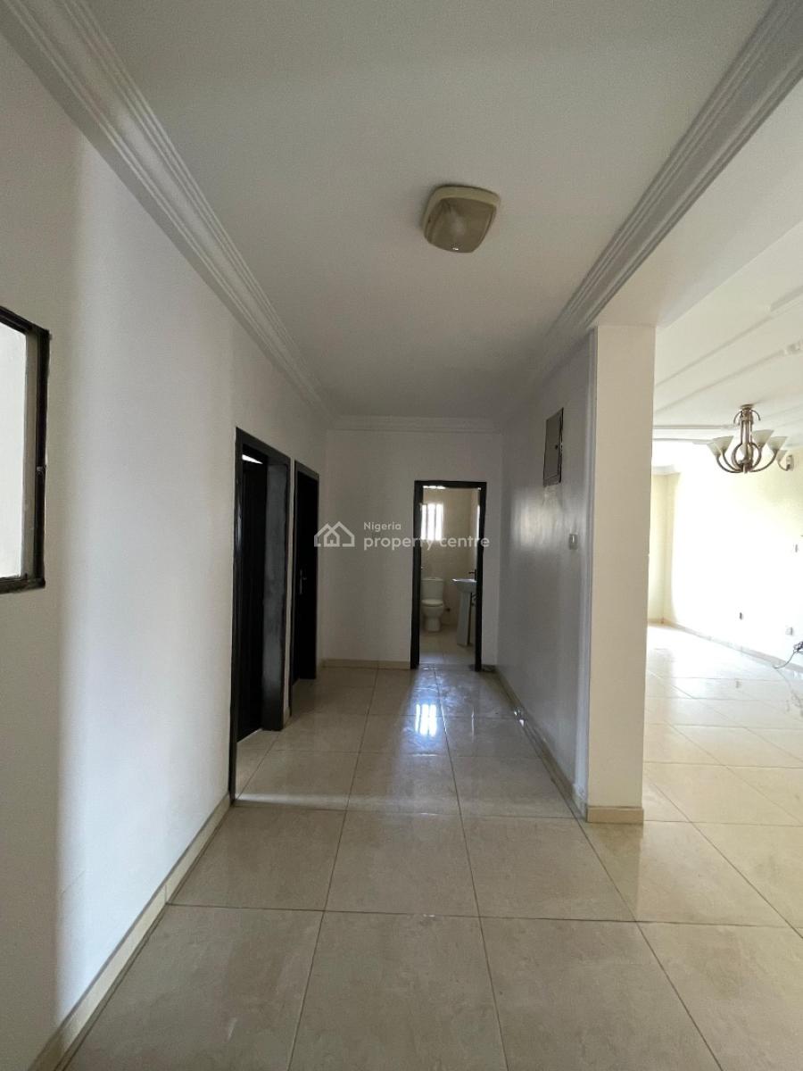 Spacious 3 Bedrooms Flat /self Serviced, Ologolo-lekki, Ologolo, Lekki, Lagos, Flat / Apartment for Rent