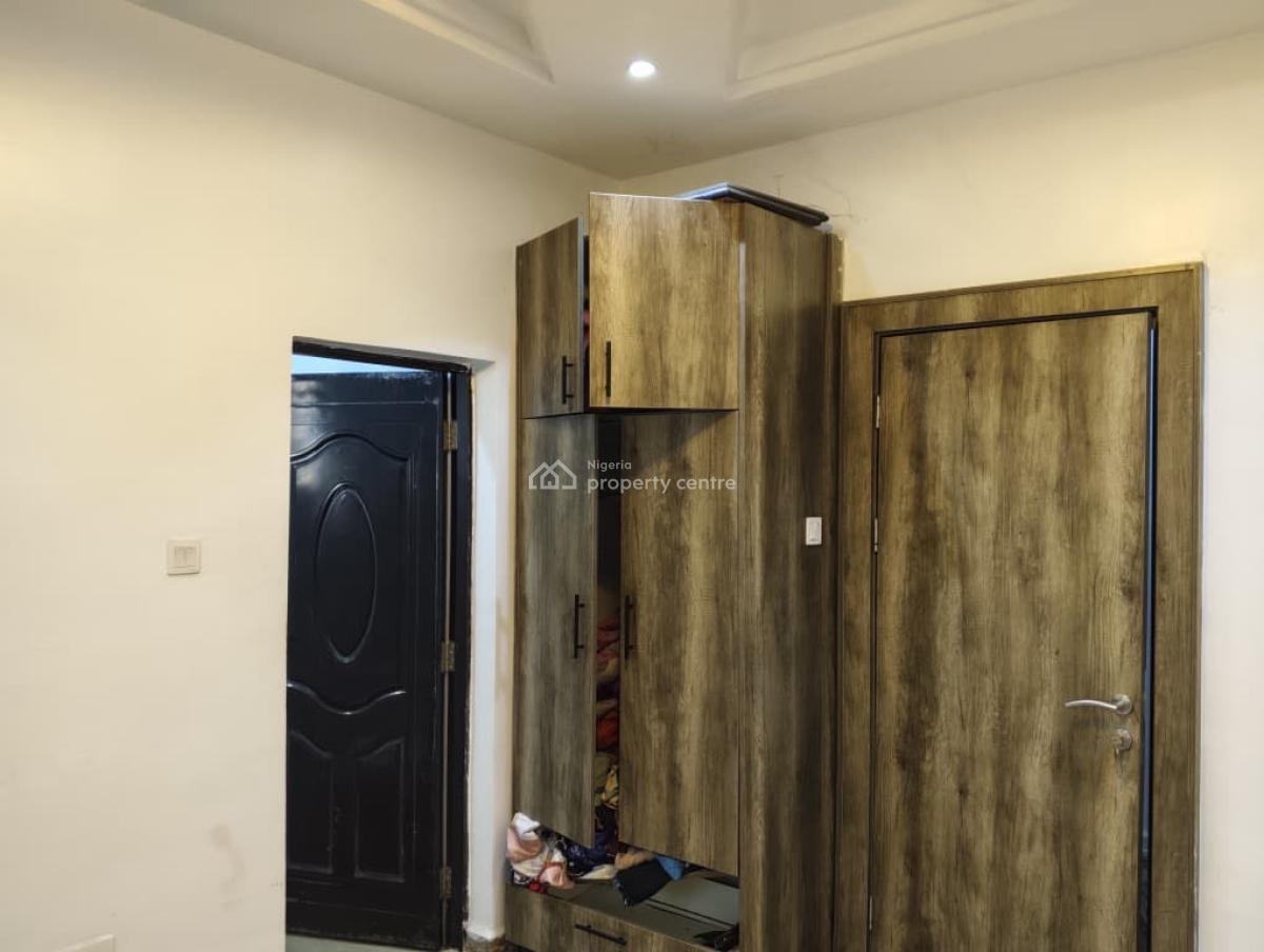 Spacious Three Bedrooms Flat, Gilmore, Jahi, Abuja, Flat / Apartment for Rent