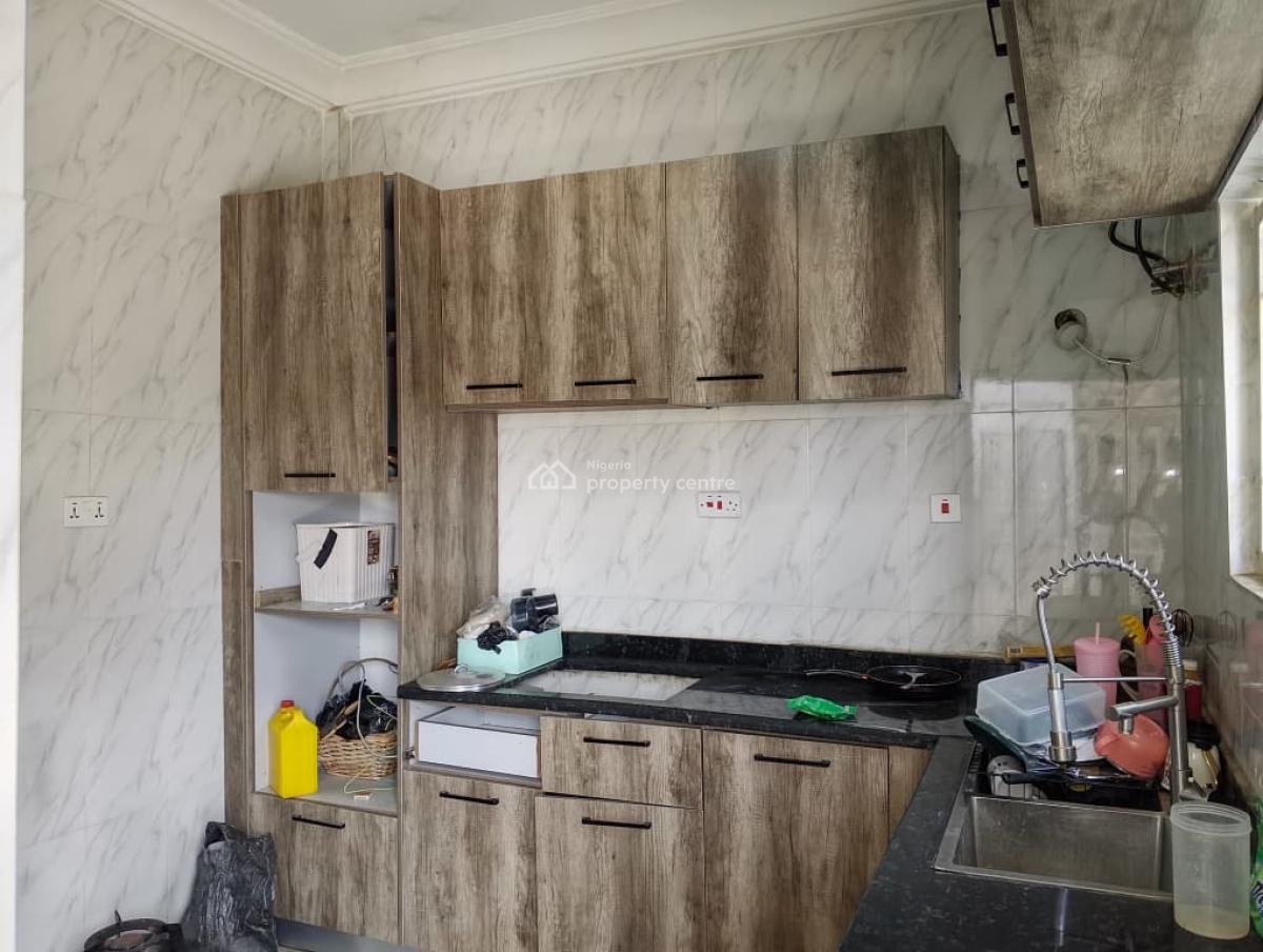 Spacious Three Bedrooms Flat, Gilmore, Jahi, Abuja, Flat / Apartment for Rent