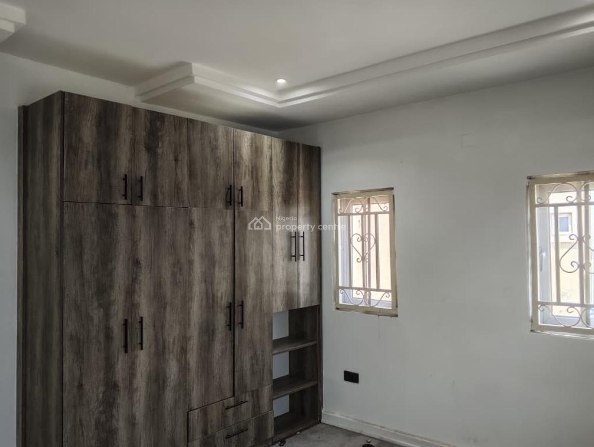 Spacious Three Bedrooms Flat, Gilmore, Jahi, Abuja, Flat / Apartment for Rent
