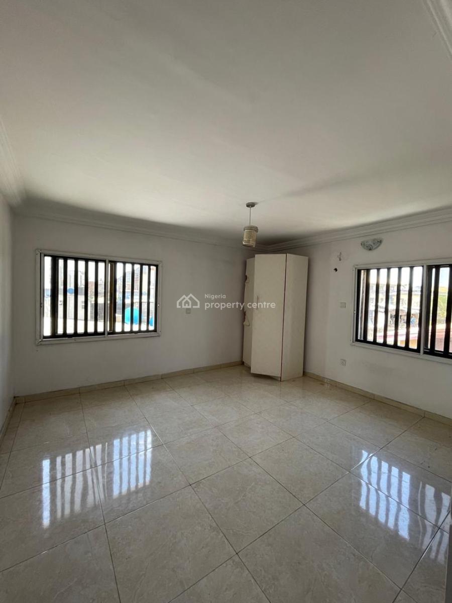 Clean and Spacious 3 Bedroom Flat, Ologolo, Lekki, Lagos, Flat / Apartment for Rent