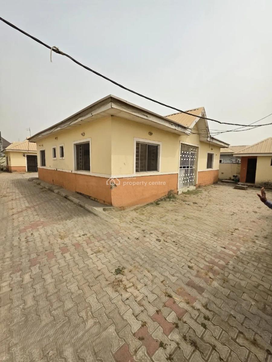Luxury 6 Bedroom Bungalow with Excellent Facilities in Lugbe -abuja, Lugbe District. Abuja - Nigeria., Fha (f.h.a), Lugbe District, Abuja, Detached Bungalow for Sale