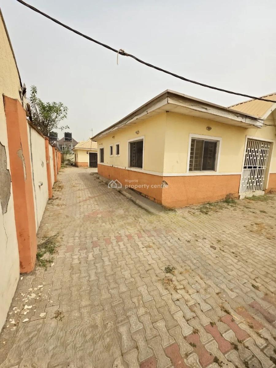 Luxury 6 Bedroom Bungalow with Excellent Facilities in Lugbe -abuja, Lugbe District. Abuja - Nigeria., Fha (f.h.a), Lugbe District, Abuja, Detached Bungalow for Sale