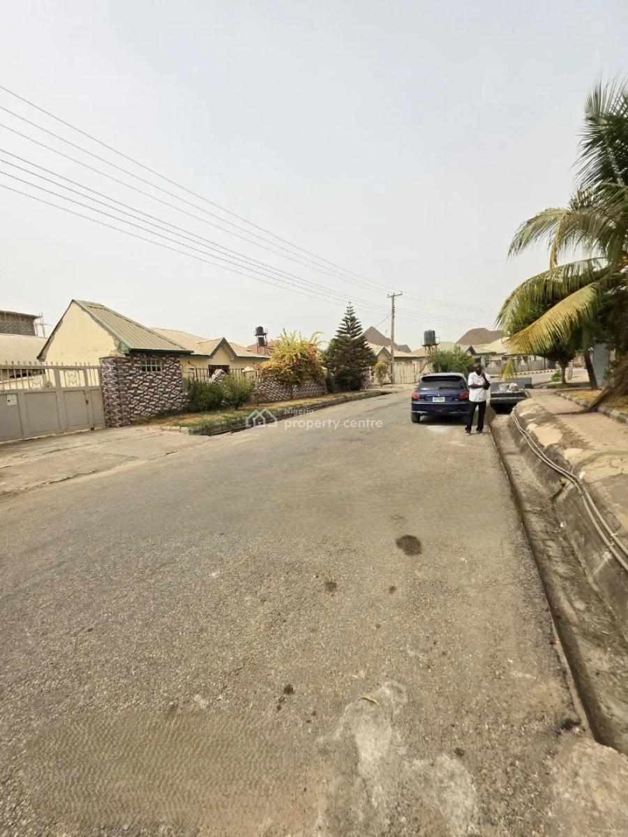 Luxury 6 Bedroom Bungalow with Excellent Facilities in Lugbe -abuja, Lugbe District. Abuja - Nigeria., Fha (f.h.a), Lugbe District, Abuja, Detached Bungalow for Sale