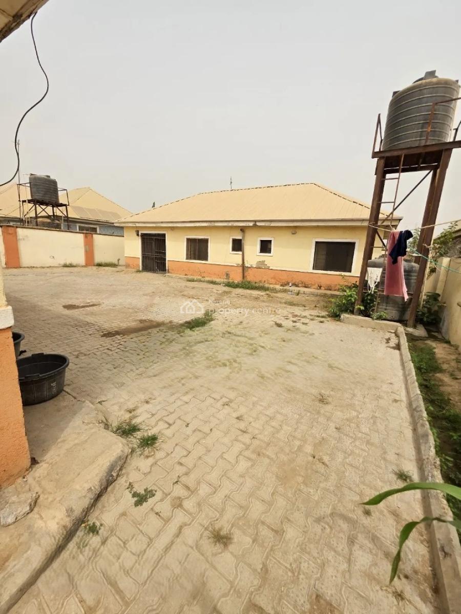 Luxury 6 Bedroom Bungalow with Excellent Facilities in Lugbe -abuja, Lugbe District. Abuja - Nigeria., Fha (f.h.a), Lugbe District, Abuja, Detached Bungalow for Sale