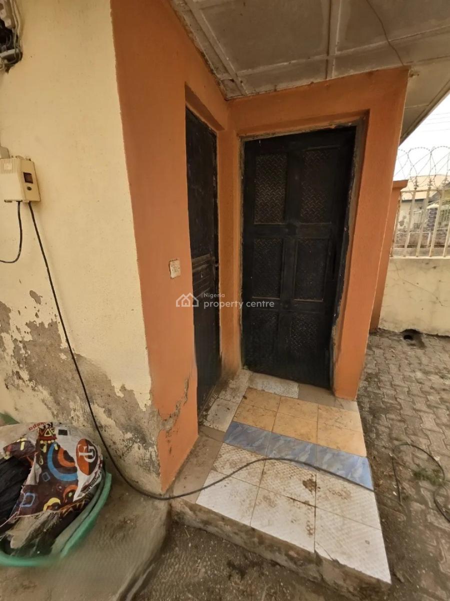 Luxury 6 Bedroom Bungalow with Excellent Facilities in Lugbe -abuja, Lugbe District. Abuja - Nigeria., Fha (f.h.a), Lugbe District, Abuja, Detached Bungalow for Sale