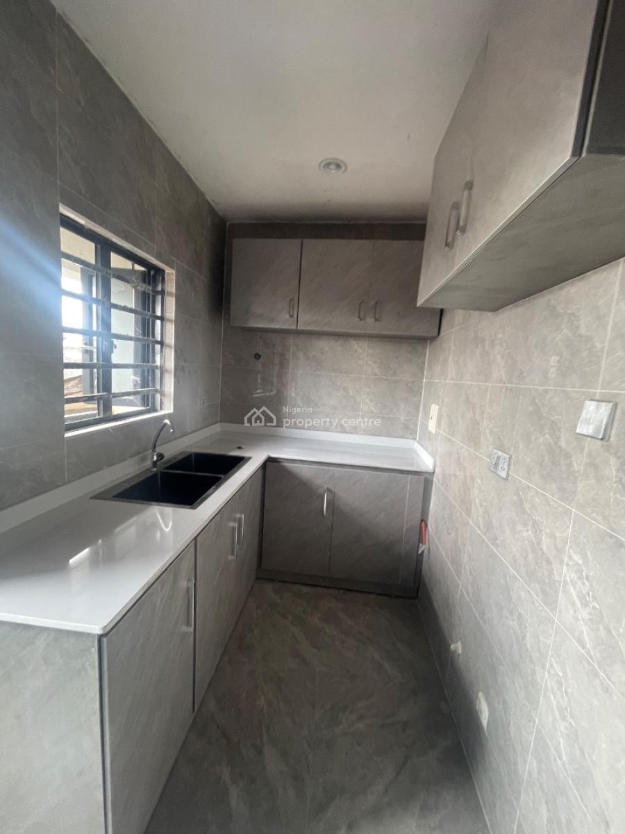 Newly Built, Spacious 3-bedroom Flats (upstairs), Off Adekunle Kuye Via Agbonyin Avenue, Surulere, Lagos, House for Rent