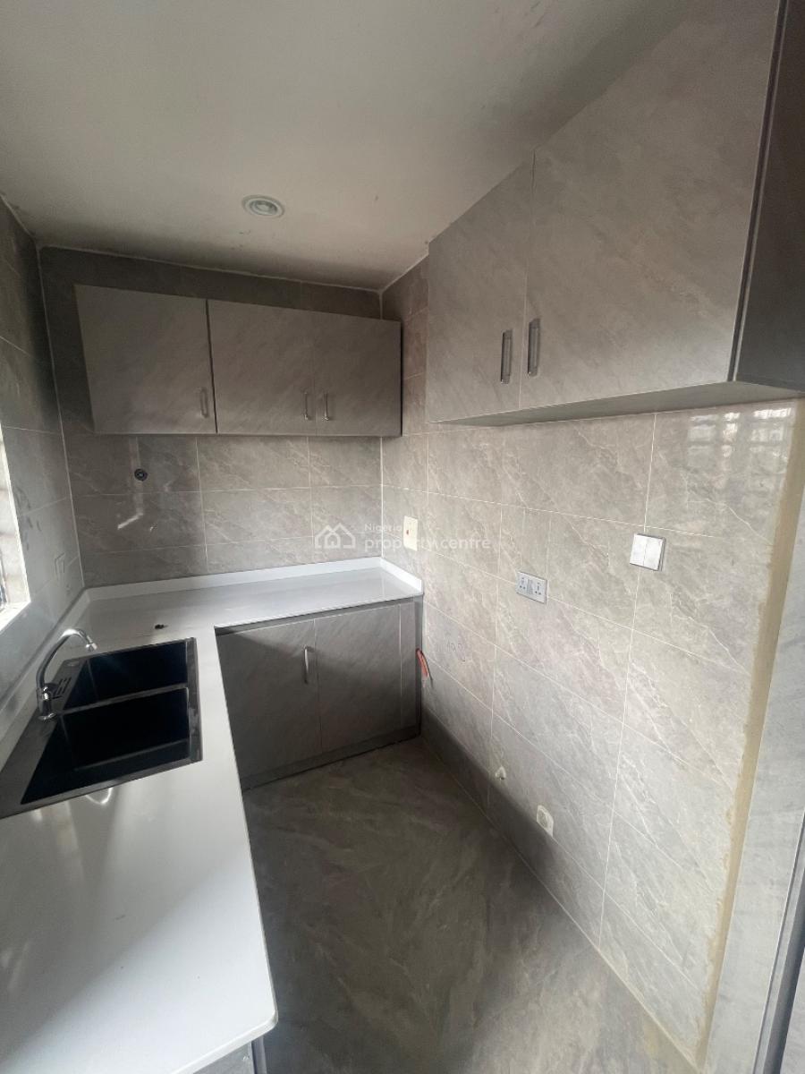 Newly Built, Spacious 3-bedroom Flats (upstairs), Off Adekunle Kuye Via Agbonyin Avenue, Surulere, Lagos, House for Rent