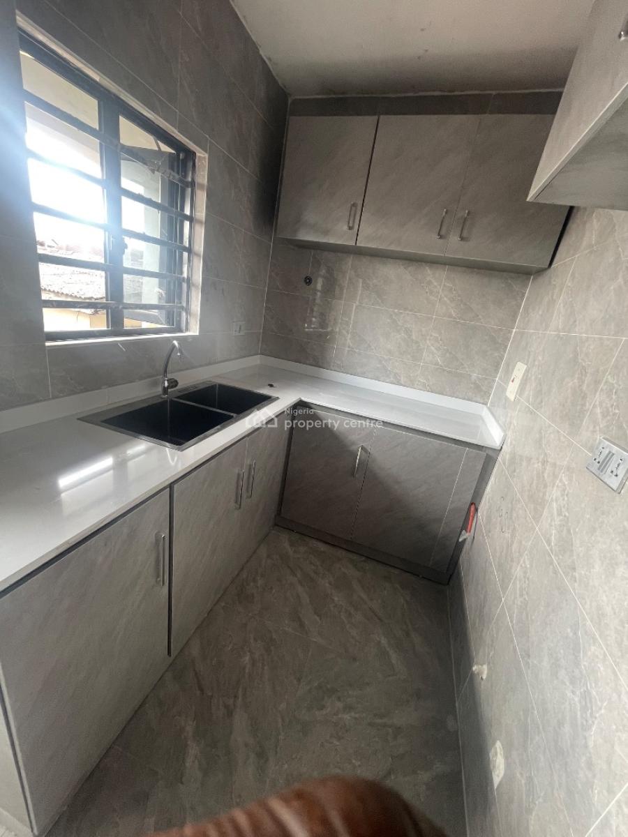 Newly Built, Spacious 3-bedroom Flats (upstairs), Off Adekunle Kuye Via Agbonyin Avenue, Surulere, Lagos, House for Rent