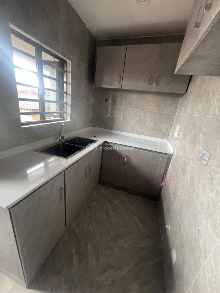 Newly Built, Spacious 3-bedroom Flats (upstairs), Off Adekunle Kuye Via Agbonyin Avenue, Surulere, Lagos, House for Rent