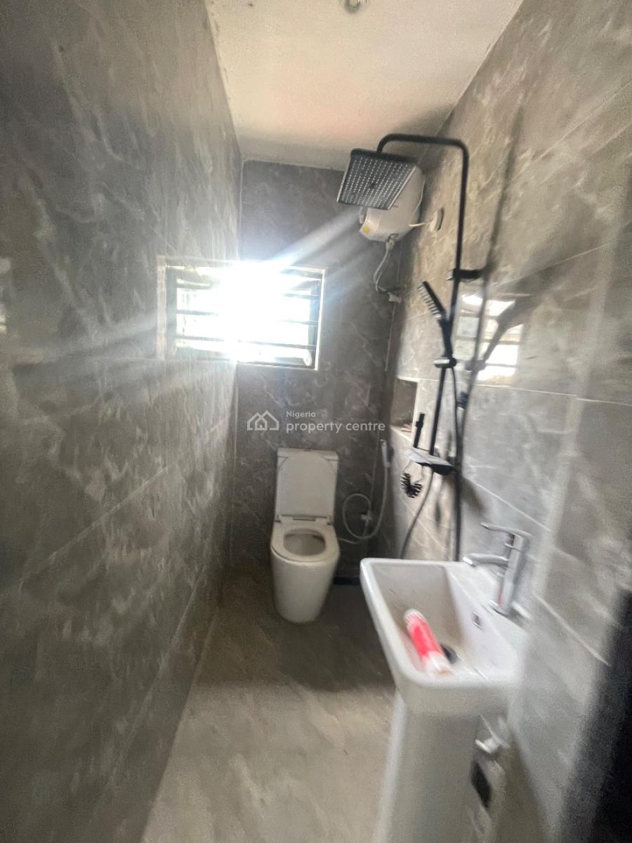 Newly Built, Spacious 3-bedroom Flats (upstairs), Off Adekunle Kuye Via Agbonyin Avenue, Surulere, Lagos, House for Rent