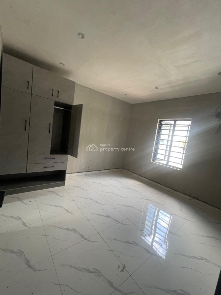 Newly Built, Spacious 3-bedroom Flats (upstairs), Off Adekunle Kuye Via Agbonyin Avenue, Surulere, Lagos, House for Rent