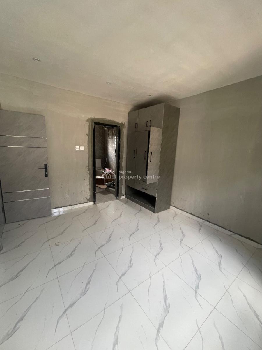 Newly Built, Spacious 3-bedroom Flats (upstairs), Off Adekunle Kuye Via Agbonyin Avenue, Surulere, Lagos, House for Rent