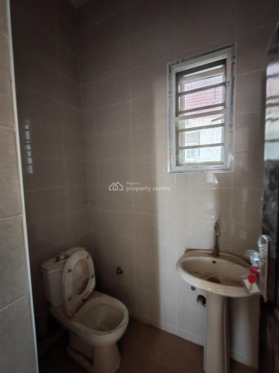 3bedroom Flat in Wuye, Inside Estate in Wuye, Wuye, Abuja, Flat / Apartment for Rent