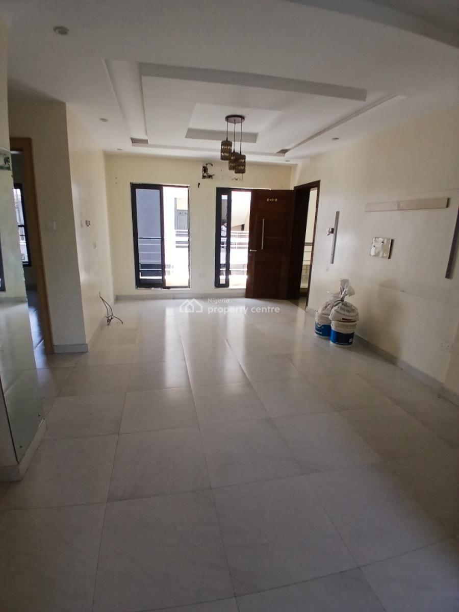 Serviced 2 Bedroom En-suite Flat with an Open Fitted Kitchen, Cooker,, Ikate Elegushi, Lekki, Lagos, Flat / Apartment for Rent