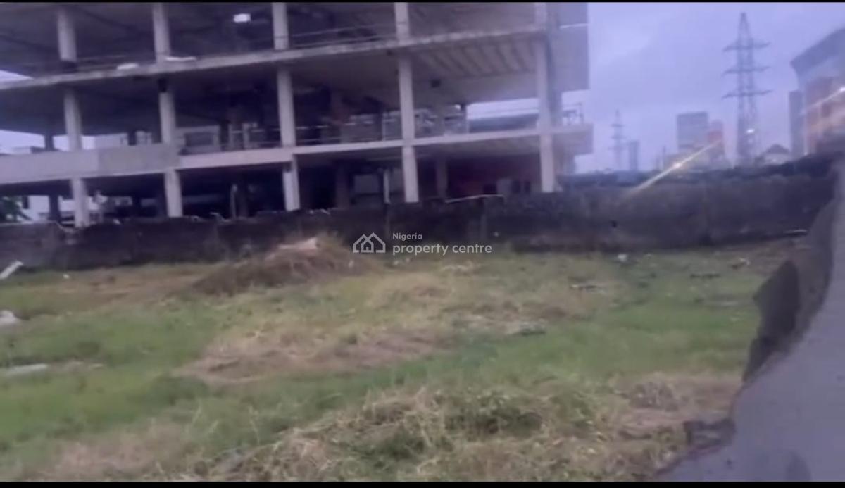 Well Located 2640 Sqmtrs of Bareland, Directly on Admiralty Way, Lekki Phase 1, Lekki, Lagos, Commercial Land for Rent
