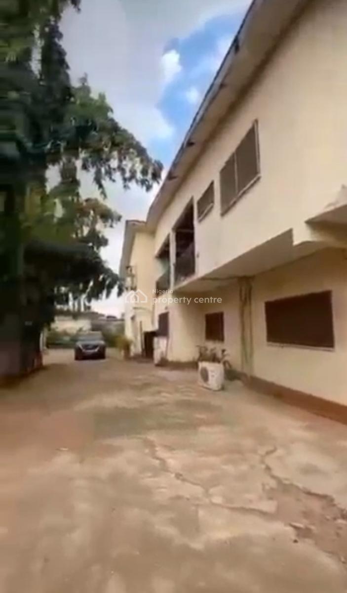 Sitting on *823sqm Demolishable 7 Bedroom,  Duplex, Ikeja Gra, Ikeja, Lagos, Detached Duplex for Sale
