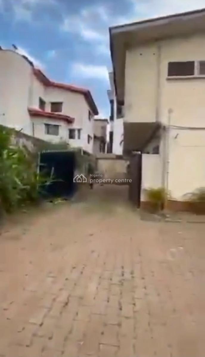 Sitting on *823sqmdemolishable 7 Bedroom,  Duplex, Ikeja Gra, Ikeja, Lagos, Residential Land for Sale