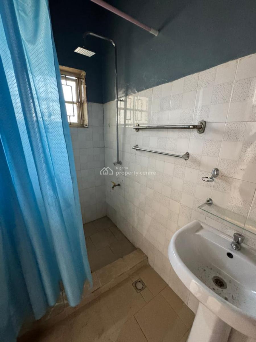 Upstairs Mini Flat  Apartment with Large Sitting Room { Video}, Bakare Estate, Agungi, Lekki, Lagos, Mini Flat (room and Parlour) for Rent