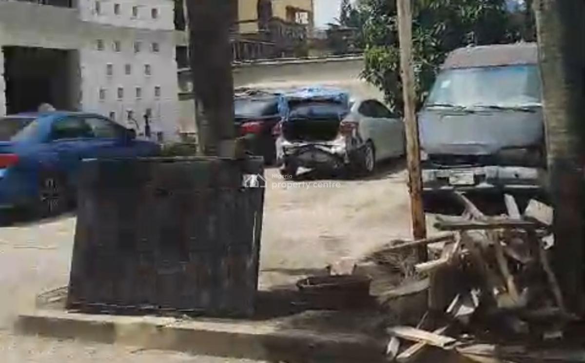 4bed Duplex in Front,  4bed Bongalow Back, 4units of Bq on 1939sqm Lan, Apapa Gra, Apapa, Lagos, Detached Duplex for Sale