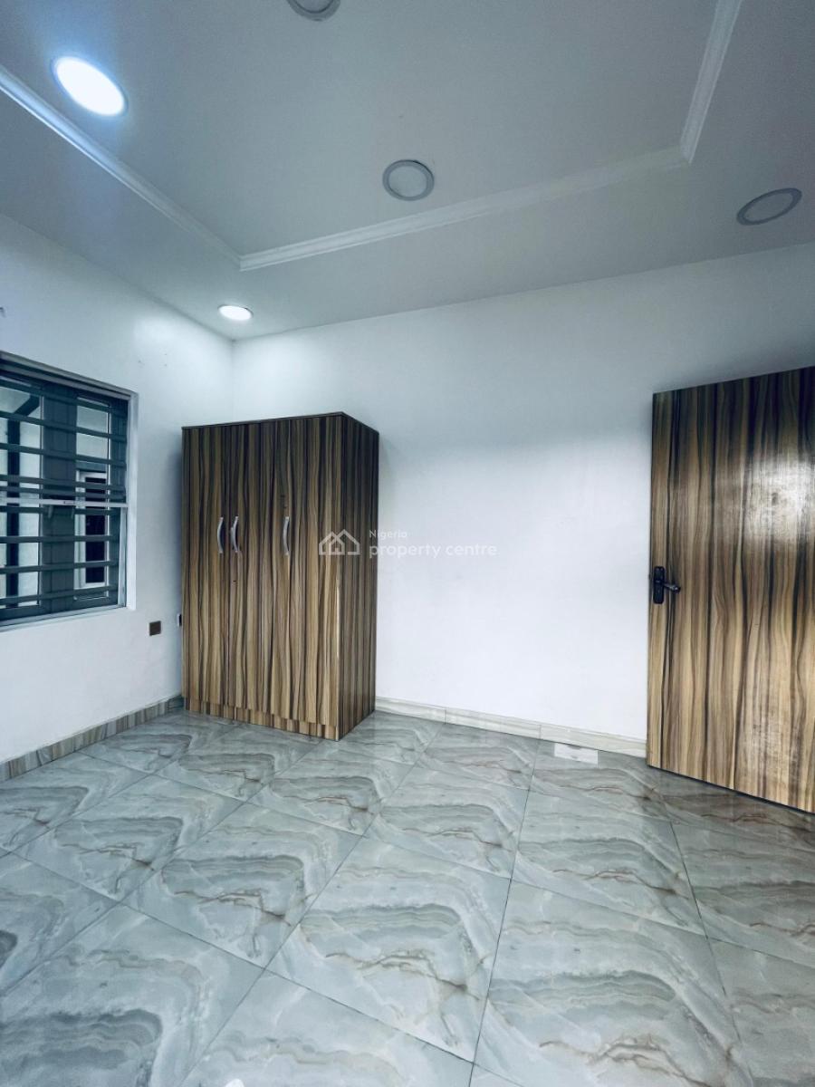 Upstairs Semi- Masters Studio Apartment with Mini Kitchen{ Video}, Ikota Villa Gra, Lekki, Lagos, Self Contain (single Rooms) for Rent