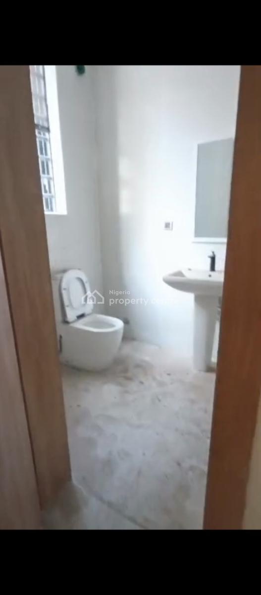 Nicely Built 3 Bedroom Flat with Bq, Behind Blenco, Ikate, Lekki, Lagos, Flat / Apartment for Rent