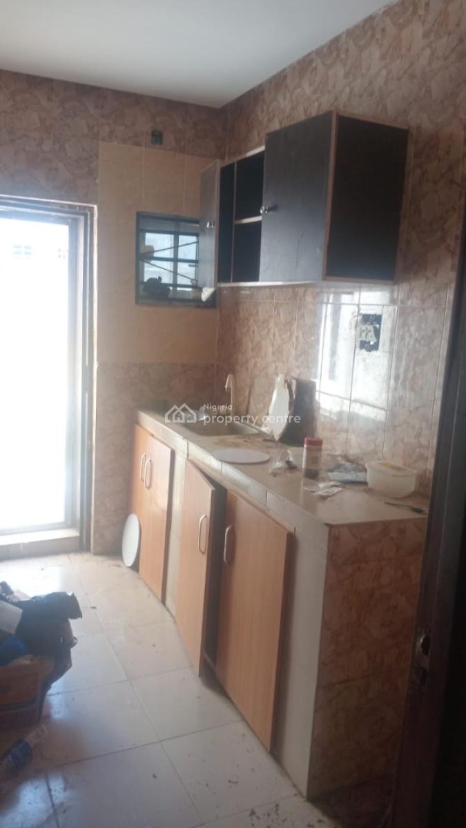 Clean and Spacious 2 Bedroom Apartment, Ado Road, Ado, Ajah, Lagos, Flat / Apartment for Rent