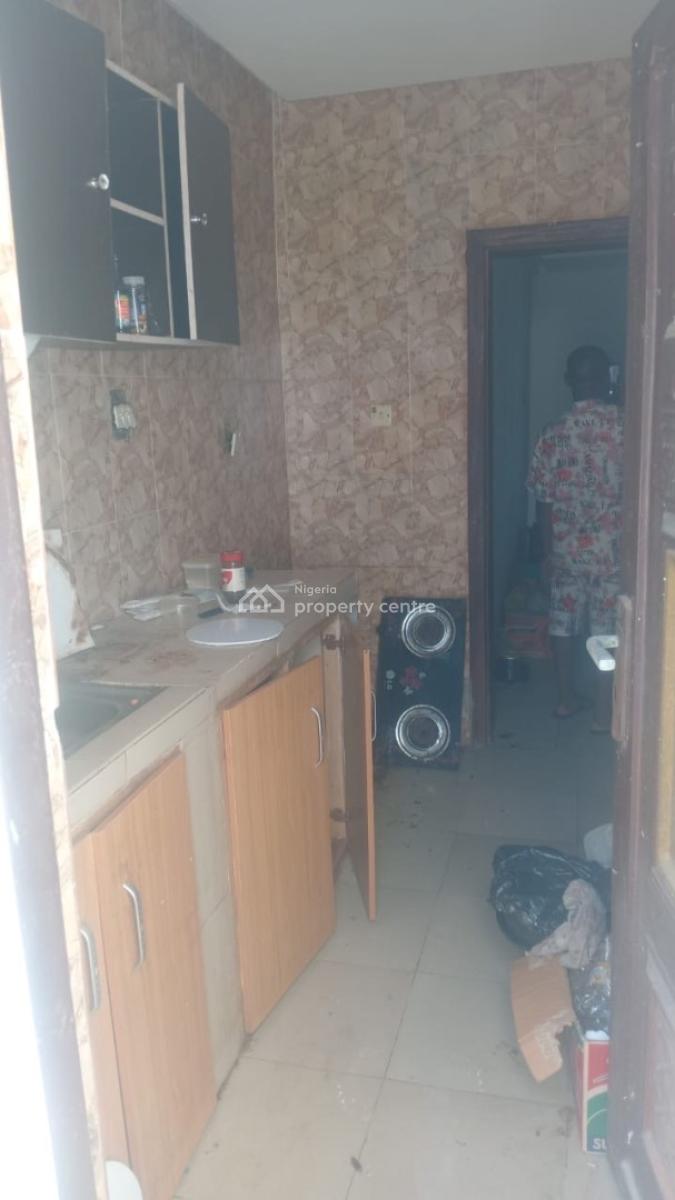 Clean and Spacious 2 Bedroom Apartment, Ado Road, Ado, Ajah, Lagos, Flat / Apartment for Rent