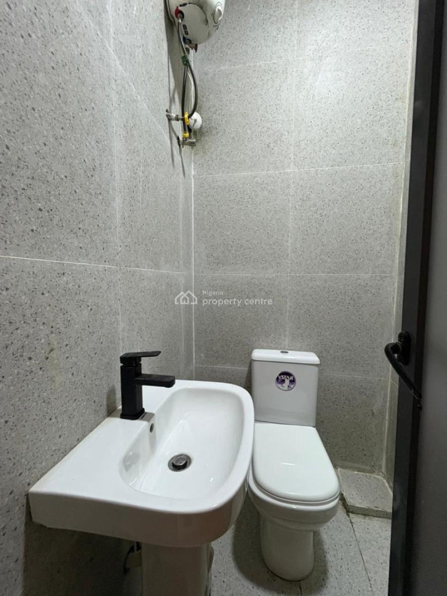 3rd Floor 2 Bedroom Apartment, Ilasan, Ikate, Lekki, Lagos, Flat / Apartment for Rent