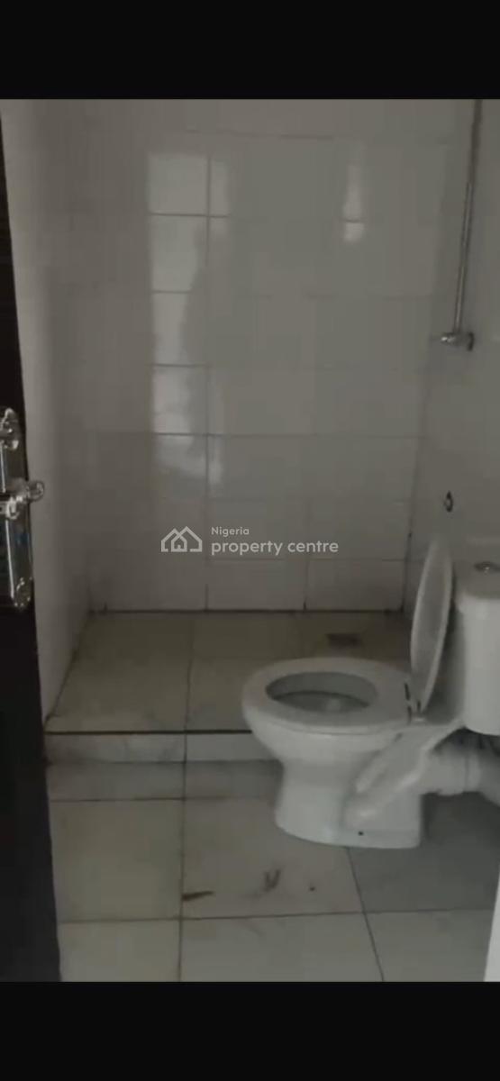 Clean and Spacious Bq with Toilet Available, Orchid Road, Lekki, Lagos, Self Contain (single Rooms) for Rent