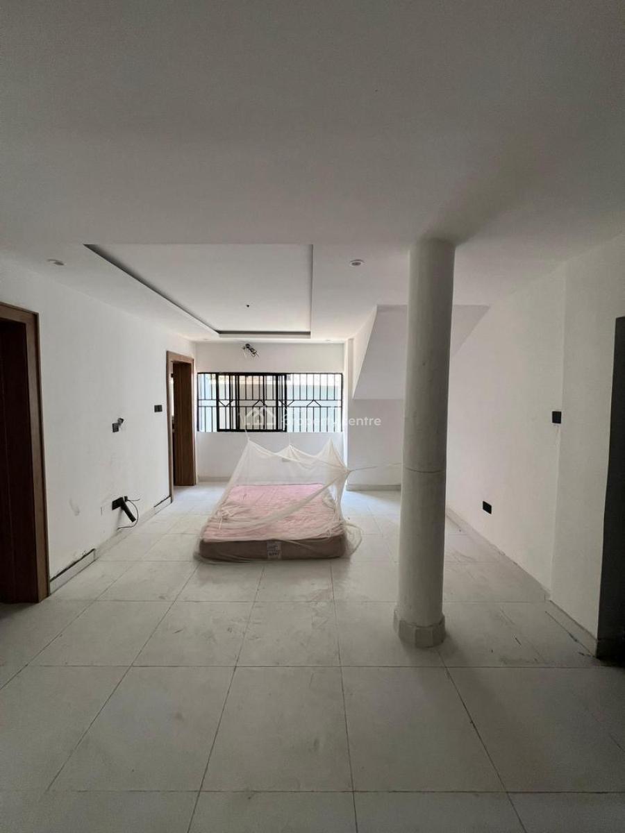 Spacious 2 Bedroom Apartment, Ikota, Lekki, Lagos, Flat / Apartment for Rent
