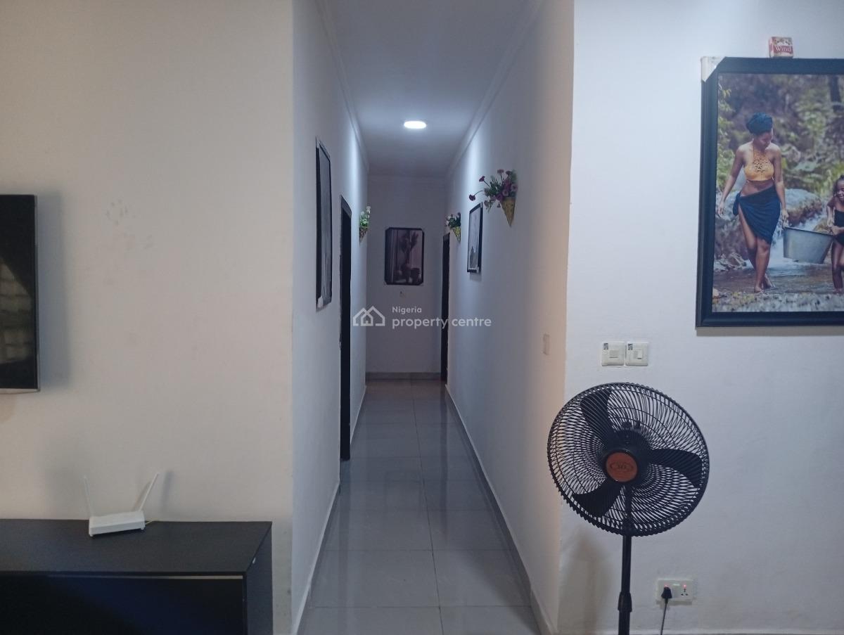 Distressed Spacious 3 Bedroom Flat, Orchid Road By 2nd Toll Gate, Lekki - Epe Expressway, Lekki, Lagos, Flat / Apartment for Sale