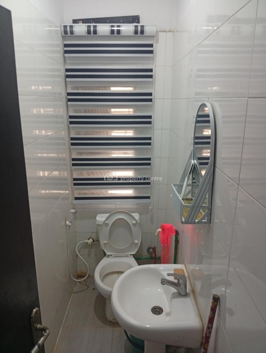 Distressed Spacious 3 Bedroom Flat, Orchid Road By 2nd Toll Gate, Lekki - Epe Expressway, Lekki, Lagos, Flat / Apartment for Sale