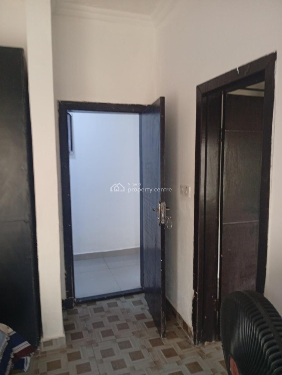 Distressed Spacious 3 Bedroom Flat, Orchid Road By 2nd Toll Gate, Lekki - Epe Expressway, Lekki, Lagos, Flat / Apartment for Sale
