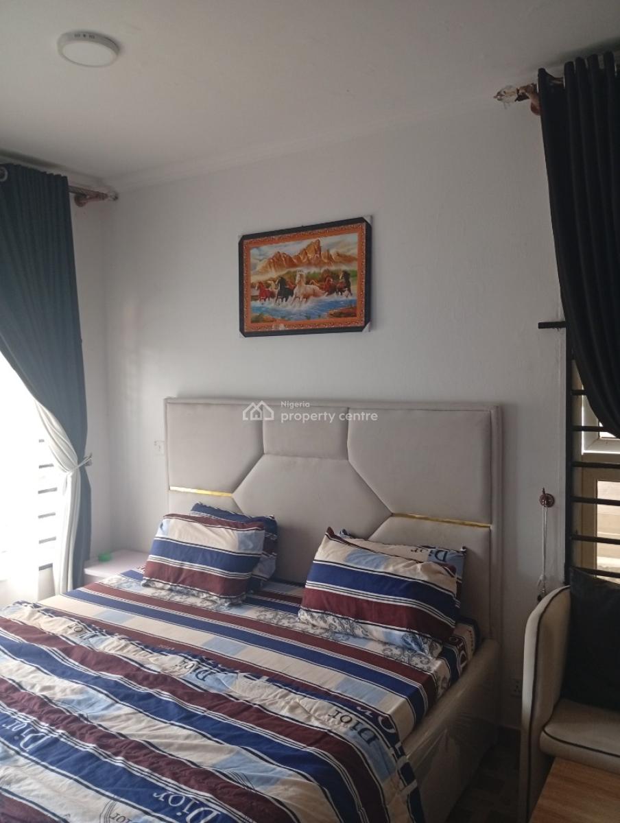 Distressed Spacious 3 Bedroom Flat, Orchid Road By 2nd Toll Gate, Lekki - Epe Expressway, Lekki, Lagos, Flat / Apartment for Sale