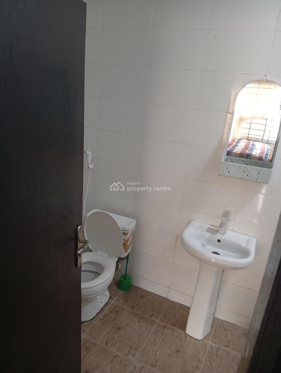 Distressed Spacious 3 Bedroom Flat, Orchid Road By 2nd Toll Gate, Lekki - Epe Expressway, Lekki, Lagos, Flat / Apartment for Sale