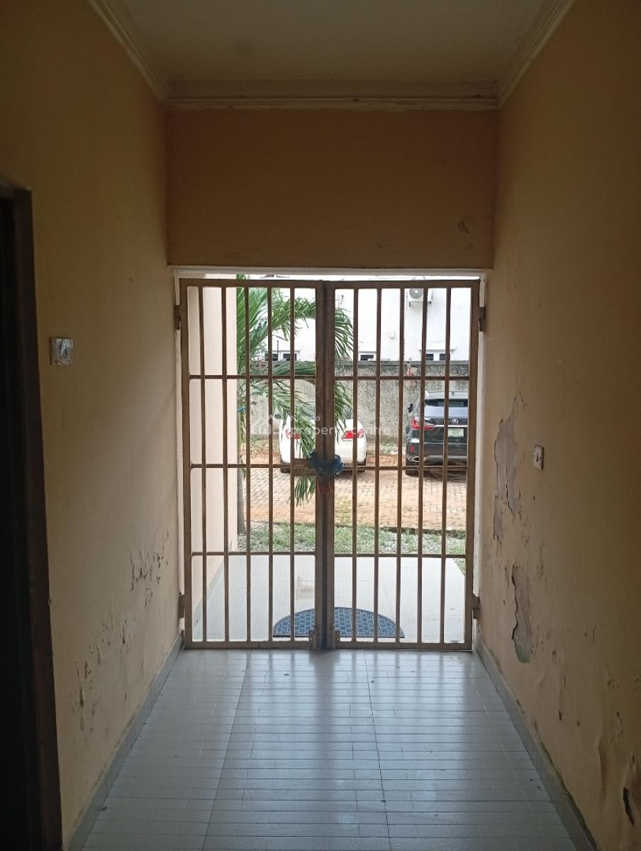 Distressed Spacious 3 Bedroom Flat, Orchid Road By 2nd Toll Gate, Lekki - Epe Expressway, Lekki, Lagos, Flat / Apartment for Sale
